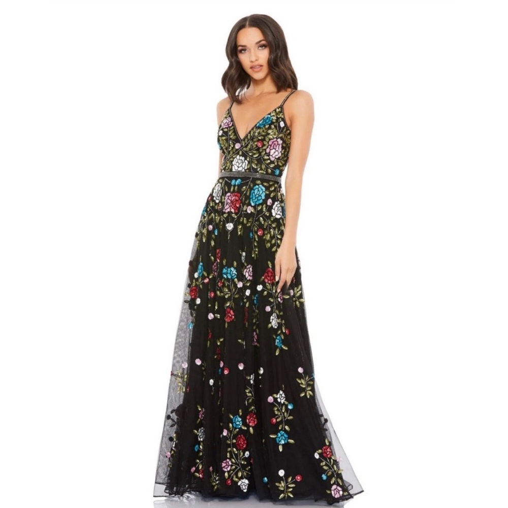 Mac Duggal Embellished Floral Sequined Gown — Size 8